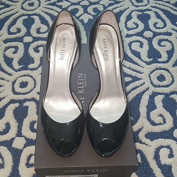 Anne Klein Black Patent Peep Toe Pumps - Picture 1 of 6